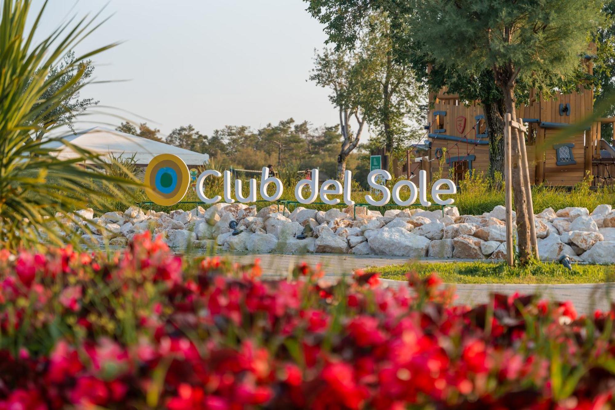 فندق Club Del Sole Spina Family Collection ليدو دي سبينا المظهر الخارجي الصورة